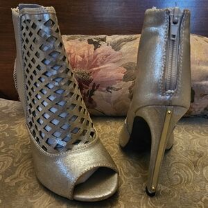 Elegant Gold Peep-Toe Heels